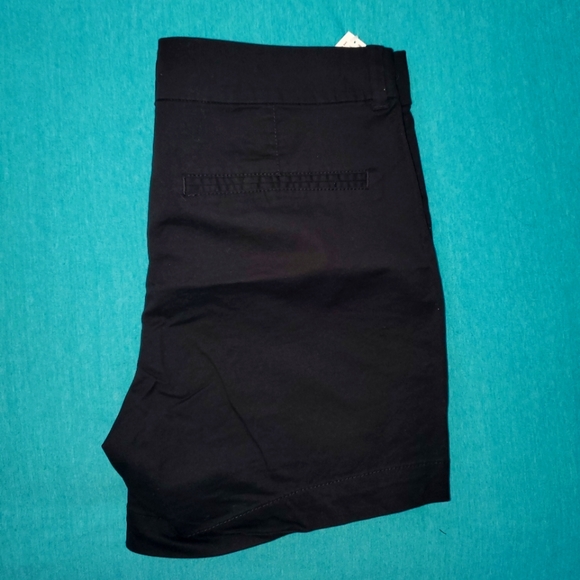 Shorts - Picture 2 of 5